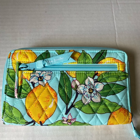 Vera Bradley RFID Turnlock Wallet Lemon Grove NWOT - Picture 3 of 13